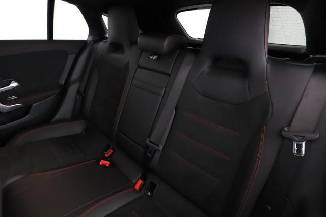 Mercedes Benz Cla Shooting Brake image 4