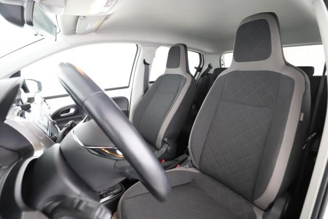 Volkswagen Up! image 6