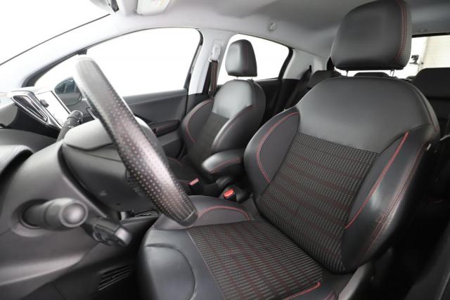 Peugeot 208 image 4