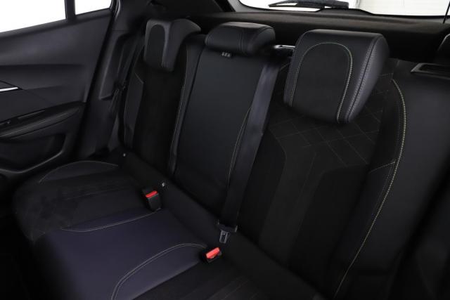 Peugeot 2008 image 8