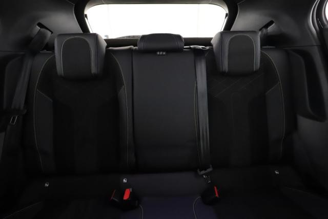 Peugeot 2008 image 2