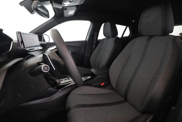 Peugeot 2008 image 2