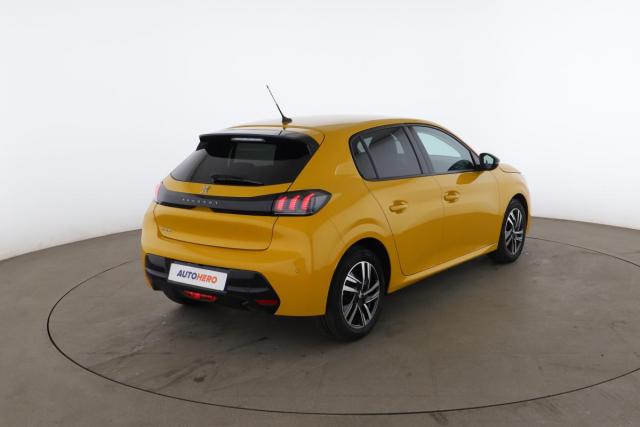 Peugeot 208 image 9