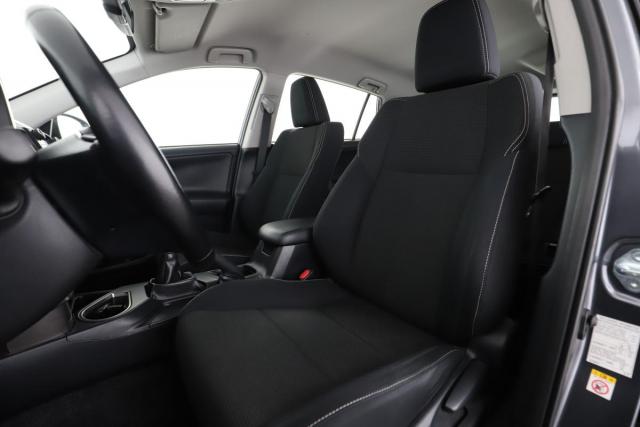 Toyota Rav4 image 9