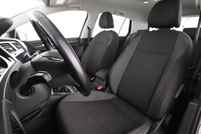 Volkswagen Golf image 8