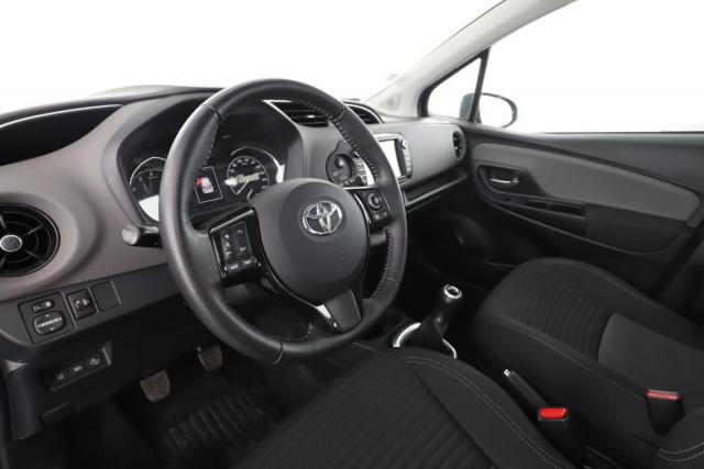 Toyota Yaris image 2