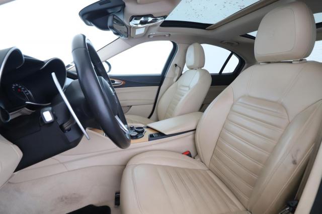 Alfa Romeo Giulia image 7