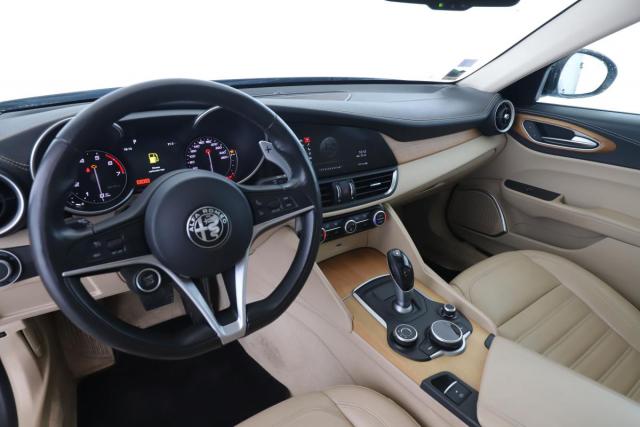 Alfa Romeo Giulia image 4