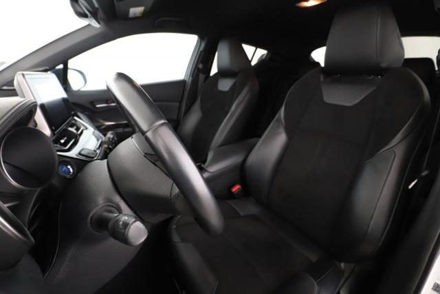 Toyota C-Hr image 1