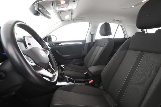 Volkswagen T-Roc image 8