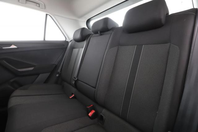 Volkswagen T-Roc image 2