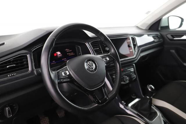 Volkswagen T-Roc image 8