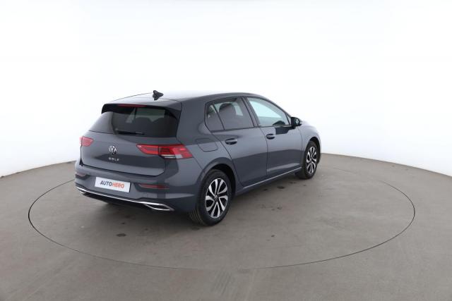 Volkswagen Golf image 9