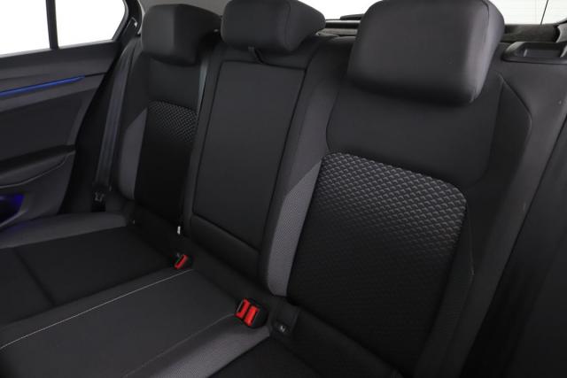 Volkswagen Golf image 4