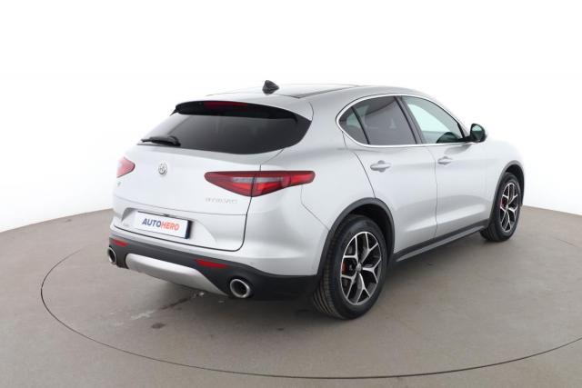 Alfa Romeo Stelvio image 1