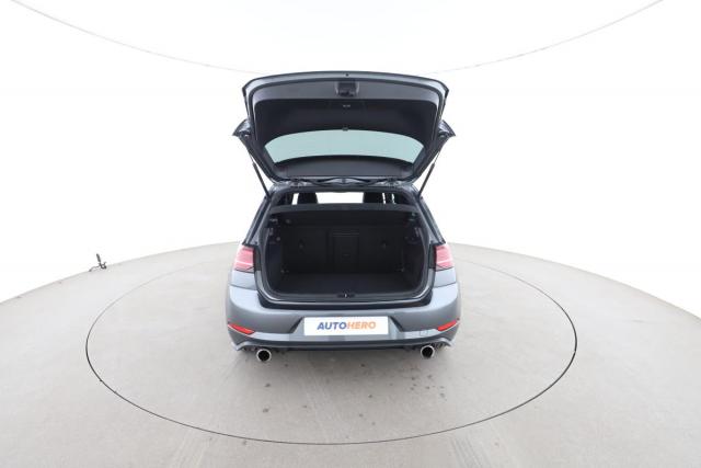 Volkswagen Golf image 8