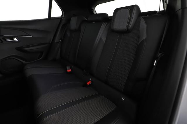 Peugeot 2008 image 2