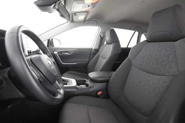 Toyota Rav4 image 9