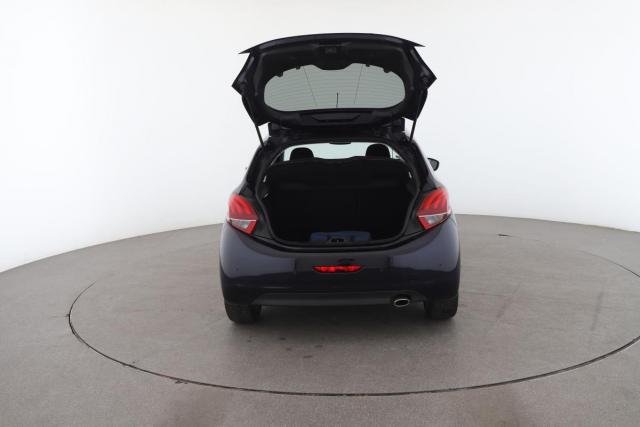 Peugeot 208 image 7