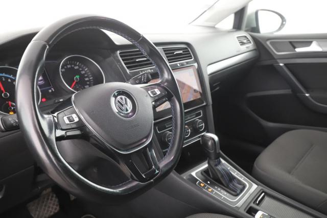Volkswagen Golf image 7