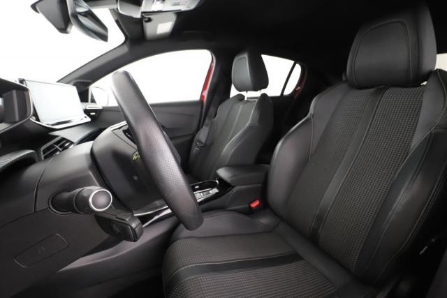 Peugeot 208 image 3