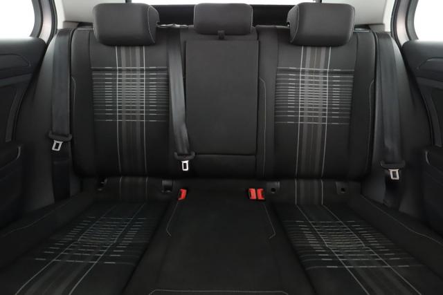 Volkswagen Golf image 5