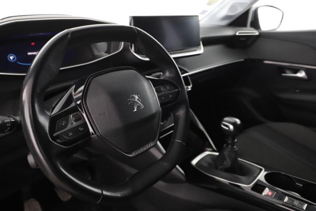 Peugeot 208 image 8