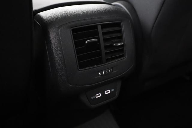 Volkswagen T-Roc image 9