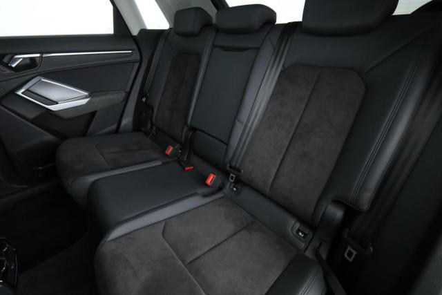 Audi Q3 image 2