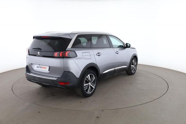 Peugeot 5008 image 2