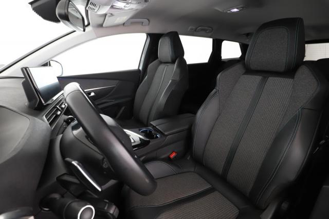 Peugeot 5008 image 1