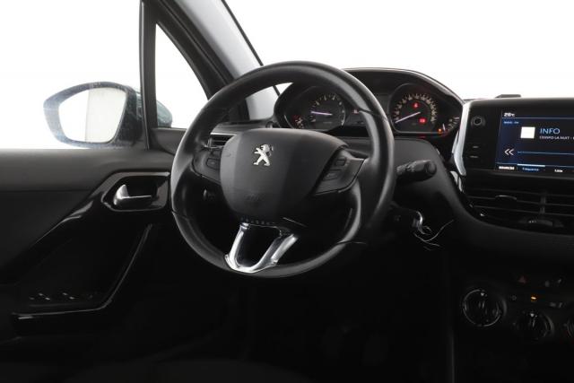 Peugeot 208 image 1