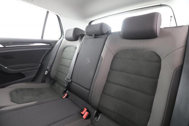 Volkswagen Golf image 8