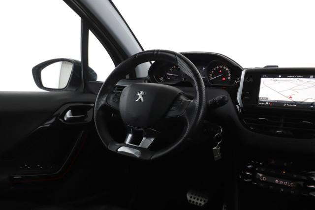 Peugeot 208 image 8
