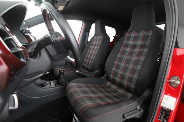 Volkswagen Up! image 4