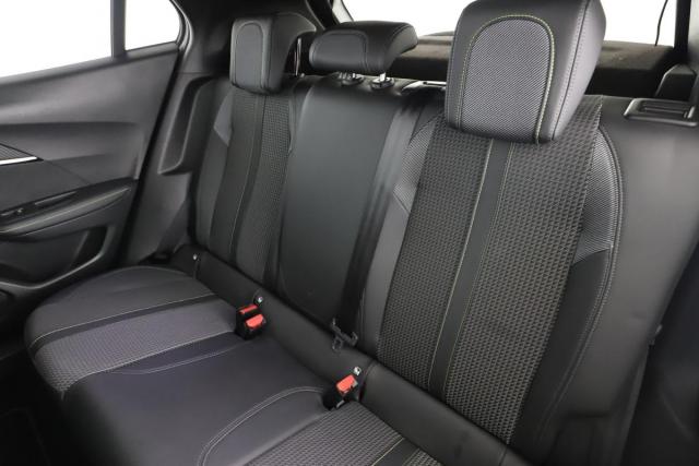 Peugeot 2008 image 2