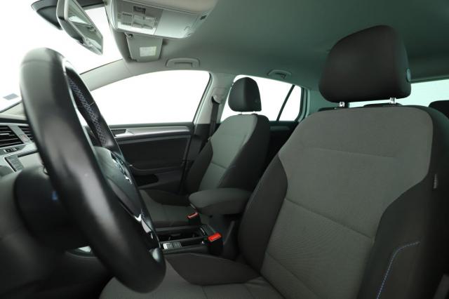 Volkswagen Golf image 1