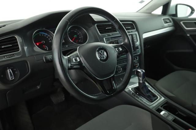 Volkswagen Golf image 4