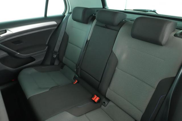 Volkswagen Golf image 7