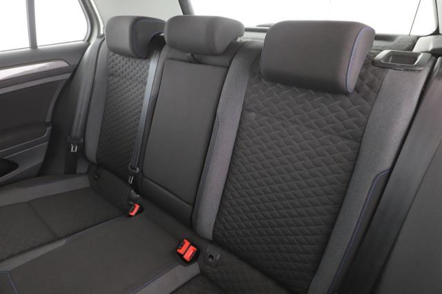Volkswagen Golf image 8