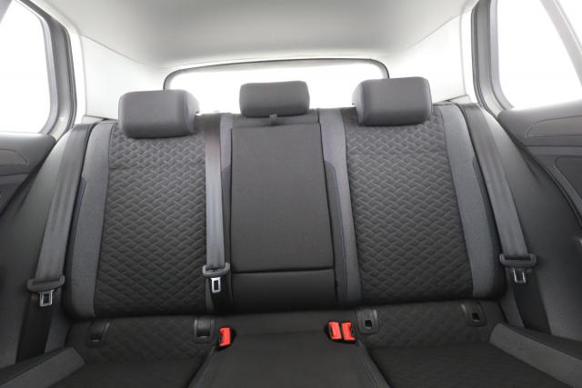 Volkswagen Golf image 9