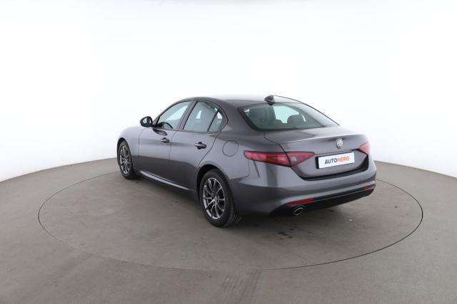 Alfa Romeo Giulia image 7