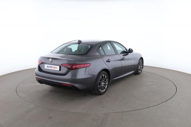 Alfa Romeo Giulia image 5