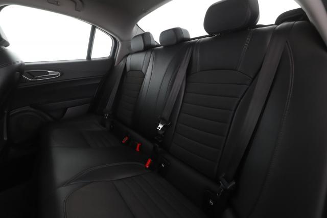 Alfa Romeo Giulia image 3