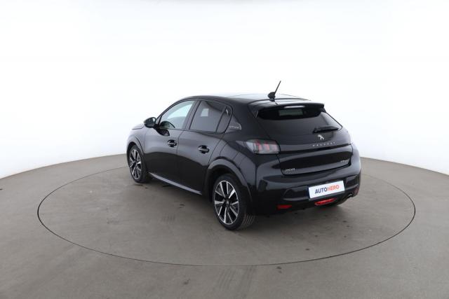 Peugeot 208 image 9