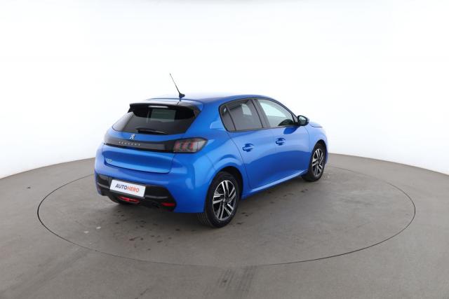 Peugeot 208 image 8