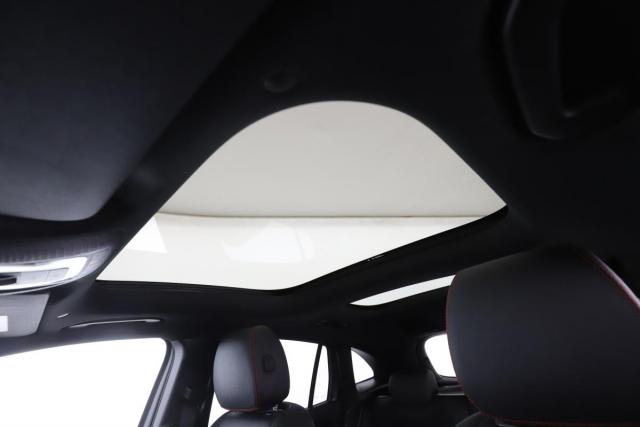 Mercedes Benz Gla image 9