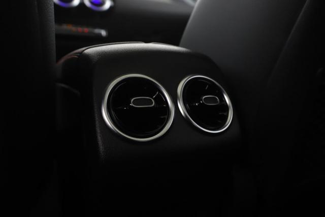Mercedes Benz Gla image 4