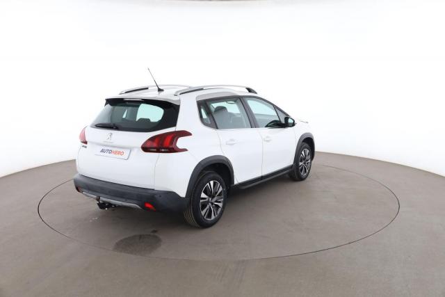 Peugeot 2008 image 8