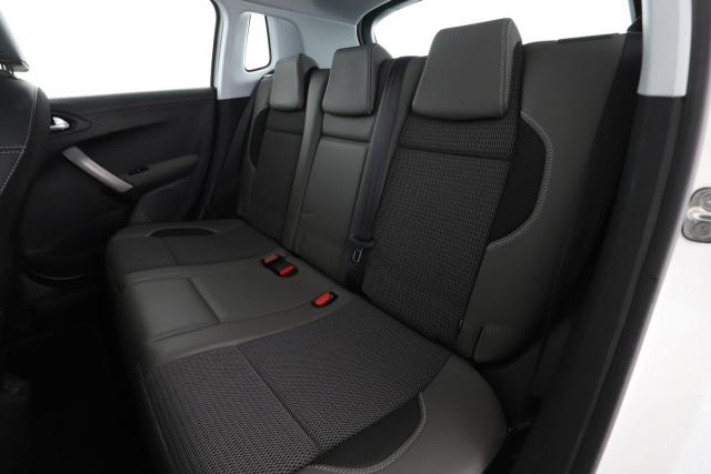 Peugeot 2008 image 7